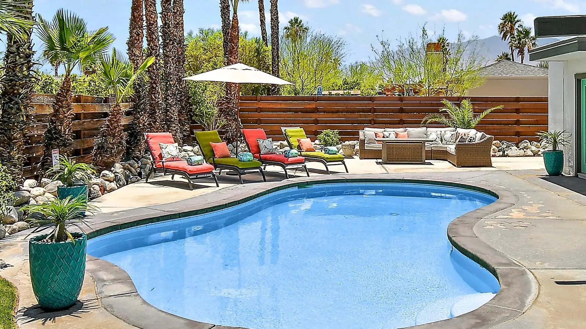 Perfect Pool Safari Villa Palm Springs